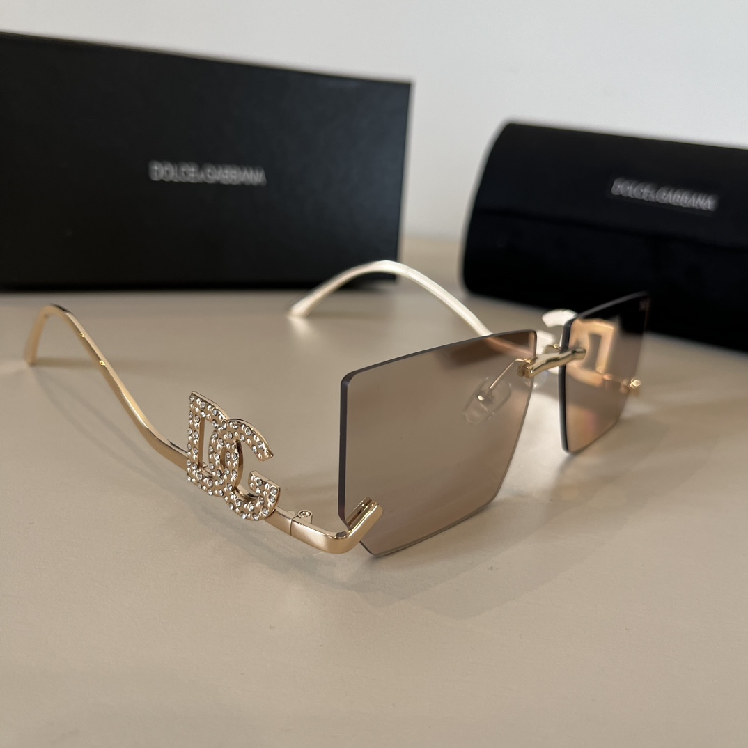 NO:253457,DG Dolce & Gabbana New Fashion Personalized Sunglasses, This Super Gentle, Summer Flavor Glasses Sunglasses, Glasses, Dolce & Gabbana, Dolce & Gabbana19860909DG杜嘉班纳 新款 时尚个性墨镜,这个超级温柔,有夏天的味道眼镜墨镜太阳镜,眼镜,Dolce&Gabbana,Dolce&Gabbana,glasses
