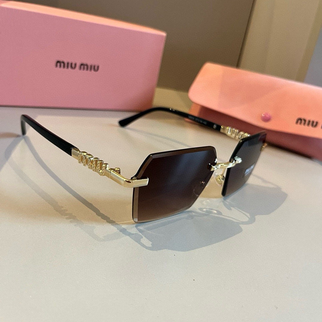 NO:253394,MIUMIU girl's new color is here~ I want to weld the sunglasses on my face. Hard goods are not afraid of being late~ After several months, ZP mold is opened, any details are perfectly replicated, official website has no color difference contrast glasses sunglasses, glasses, miumiu19860909MIUMIU女孩新色来啦～ 想焊在脸上的墨镜 硬货不怕迟到～历经几个月ZP开模打造 任何细节完美复刻,官网无色差对比眼镜墨镜太阳镜,眼镜,miumiu,glasses