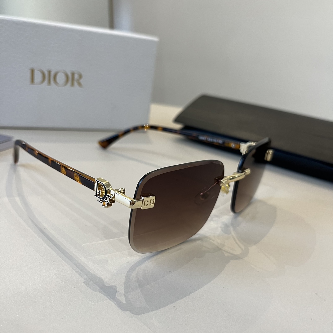 NO:254364,Dior sunglasses, sunglasses that want to be welded to the face. Hard goods are not afraid of being late. Created with mold opening. Any details are perfectly reproduced. Official website, no chromatic aberration contrast glasses, sunglasses, glasses, dior, dior19860909Dior迪奥太阳镜、想焊在脸上的墨镜 硬货不怕迟到～开模打造 任何细节完美复刻,官网无色差对比眼镜墨镜太阳镜,眼镜,dior,dior,glasses
