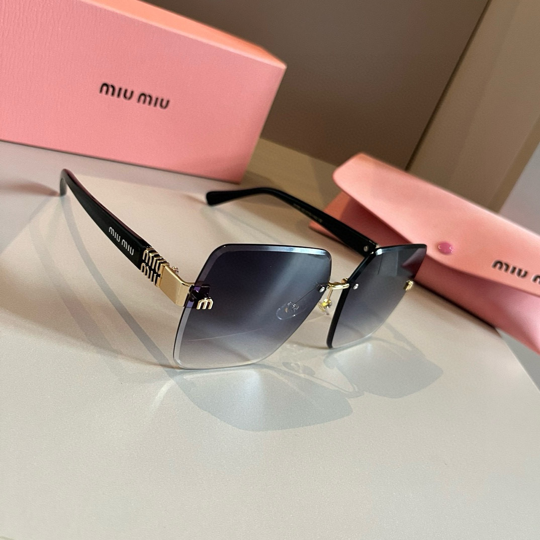 NO:254397,Miumiu new sunglasses, high-end frameless sunglasses for women's ultraviolet-proof driving, large face slimming one-piece glasses, glasses, miumiu19860909缪缪miumiu新款太阳镜,高级感无框太阳镜女款防紫外线开车专用大脸显瘦连体眼镜 眼镜墨镜太阳镜,眼镜,miumiu,glasses