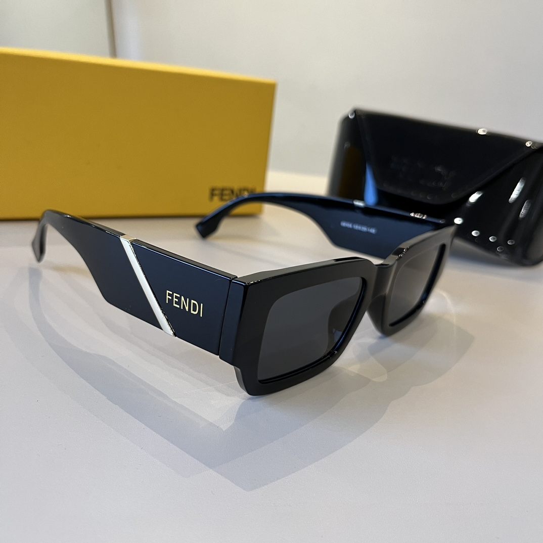 NO:254441,FD Fendi sunglasses I can't make any mistakes no matter how I wear them. I love it so much!  The trend king of sunglasses. It really won’t disappoint me every time. It can be worn by both men and women~ The most versatile black style!  glasses sunglasses sunglasses, glasses, fendi19860909FD芬迪太阳镜 怎么搭都不会出错我好爱！ 墨镜潮流王 果真每次都不会让我失望 男女都可以戴噢~ 最百搭的黑色款式！眼镜墨镜太阳镜,眼镜,fendi,glasses
