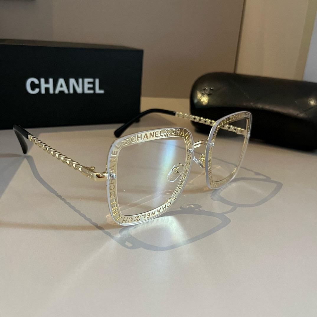 NO:255676,Chanel's new glasses cool and uncensored artifact are super stylish and don't want to make-up. Ladies can have two glasses, super versatile glasses, sunglasses, sunglasses, chanel, chanel19860909Chanel香奈儿新款眼镜酷飒素颜神器超有范不想画妆小姐姐们可以拥有哦两款眼镜超百搭眼镜墨镜太阳镜,眼镜,chanel,chanel,glasses