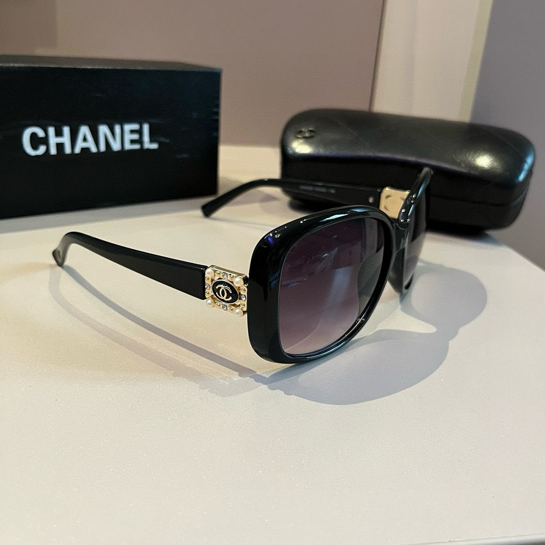 NO:257086,Chanel's new glasses cool and uncensored artifact are super stylish and not want to make-up. Ladies can have them. Two glasses are super versatile. Glasses, sunglasses, sunglasses, chanel, chanel19860909Chanel香奈儿新款眼镜酷飒素颜神器超有范不想画妆小姐姐们可以拥有哦两款眼镜超百搭 眼镜墨镜太阳镜,眼镜,chanel,chanel,glasses