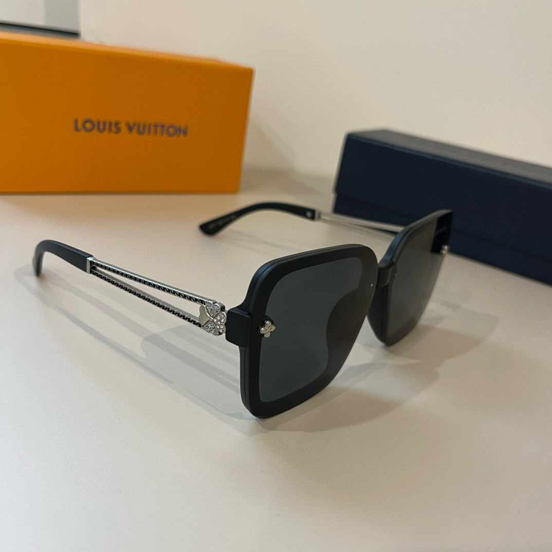 NO:344589,LV Louis Vuitton's new polarized sunglasses, cool styles, may not necessarily attract men, but must attract young ladies glasses, sunglasses, glasses, louis vuitton, louis vuitton19860909LV路易威登新款偏光 遮阳墨镜,炫酷的款式,不一定吸引男士,但一定吸引小姐姐眼镜墨镜太阳镜,眼镜,louis vuitton,louis vuitton,glasses