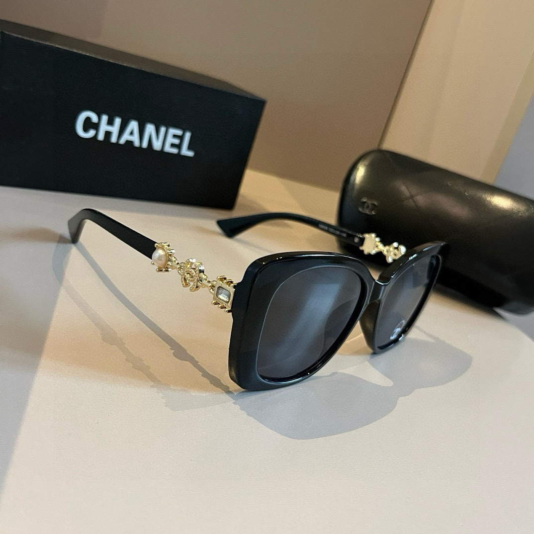 NO:344432,Chanel sunglasses round face treasure look over, super covers the fleshy face, showing the face, Xiaochuan Xiaoxiangfeng 24 new large square frame sunglasses are versatile and slim, huge and small face, big face, round face, fleshy face, one-small glasses, sunglasses, glasses, chanel19860909Chanel太阳镜圆脸宝看过来,超遮肉肉脸,显脸小川小香风24新款大方框墨镜百搭显瘦,巨显脸小 大脸,圆脸,肉肉脸一镜搞定眼镜墨镜太阳镜,眼镜,chanel,glasses