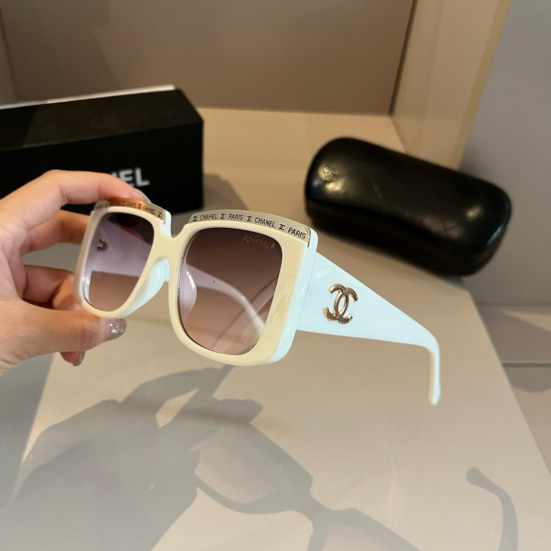 💰138&yen;

Chanel香奈儿名媛风太阳墨镜，遮阳开车必备