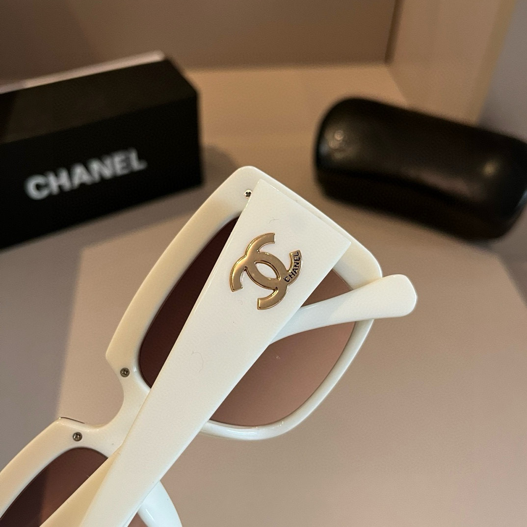 💰138&yen;

Chanel香奈儿名媛风太阳墨镜，遮阳开车必备