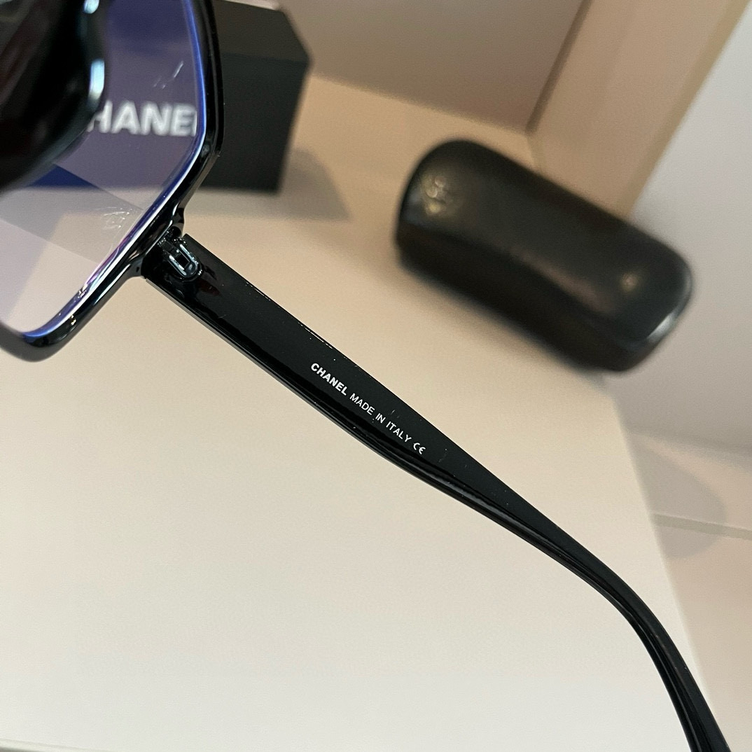 💰128&yen;

Chanel香奈儿防蓝光学镜，防蓝光护眼镜