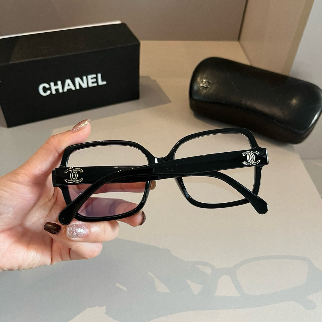 💰128&yen;

Chanel香奈儿防蓝光学镜，防蓝光护眼镜