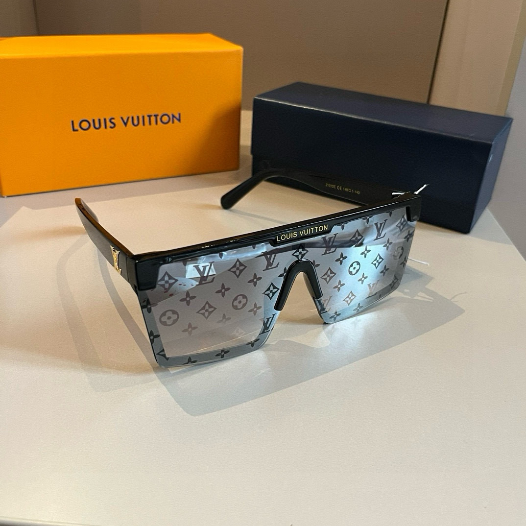 NO:351124,LV Louis Vuitton's new sunglasses, cool styles, may not necessarily attract men, but must attract young ladies glasses, sunglasses, glasses, louis vuitton, louis vuitton19860909LV路易威登新款遮阳墨镜,炫酷的款式,不一定吸引男士,但一定吸引小姐姐眼镜墨镜太阳镜,眼镜,louis vuitton,louis vuitton,glasses