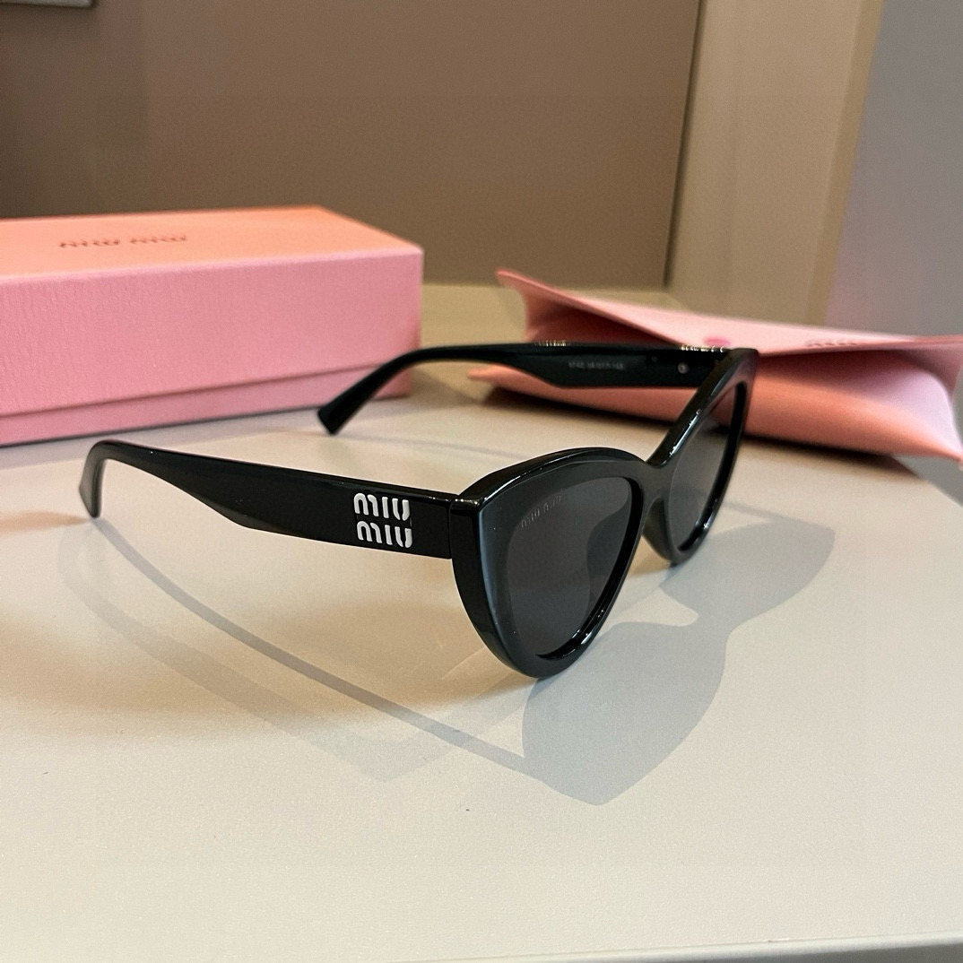 NO:351074,Miumiu Miu's new sunglasses cat glasses must be used for many celebrities when traveling. Sunglasses, glasses, sunglasses, sunglasses, glasses, miumiu19860909miumiu缪缪新款太阳墨镜猫眼镜 出行必众备多明星同款 太阳镜 眼镜墨镜太阳镜,眼镜,miumiu,glasses