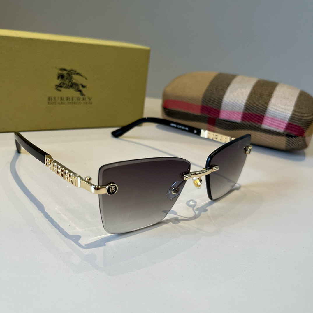 NO:355813,Burberry Burberry New one-piece driving mirror sunglasses must be used for traveling many celebrities Sunglasses Women's Sunglasses Flying Glasses Sunglasses Sunglasses Sunglasses, Glasses, Burberry, Burberry19860909Burberry巴宝莉 新款连体驶驾镜墨镜出行必众备多明星同款 太阳镜 女士太士阳镜飞行 眼镜墨镜太阳镜,眼镜,burberry,burberry,glasses