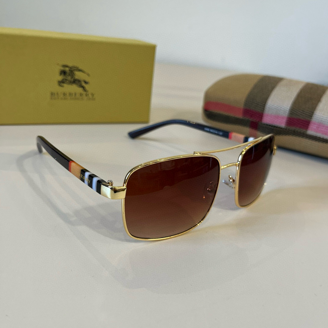 NO:355830,Burberry Burberry's new one-piece driving mirror sunglasses must be used for traveling many celebrities. Sunglasses, men and women, sunglasses, flying glasses, sunglasses, sunglasses, sunglasses, glasses, burberry, burberry19860909Burberry巴宝莉新款连体驶驾镜墨镜出行必众备多明星同款 太阳镜 男女太士阳镜飞行眼镜墨镜太阳镜,眼镜,burberry,burberry,glasses
