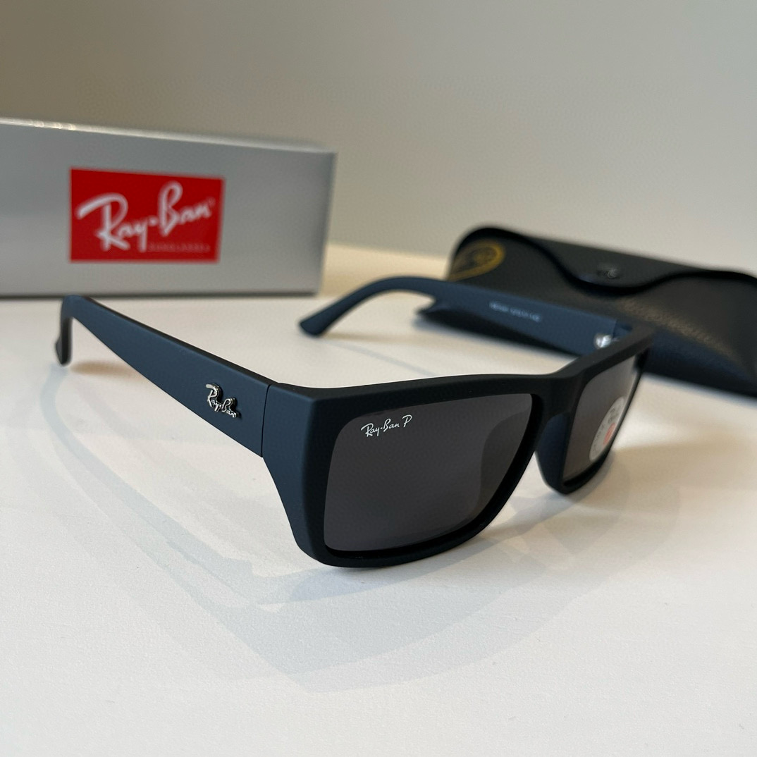 NO:355934,RB1541 RayBan is one of the symbols of the US Air Force. It is highly sought after by major stars and has always led the world trend vane. Its style and endless inspiration have been innovating and never surpassed. This sunglasses not only have high performance and comfort, but also has a high recognition teardrop-like lens that fully demonstrates the tough and handsome, heroic and cool style. High-definition lenses have high impact and wear resistance, making it difficult not to love glasses, sunglasses, glasses19860909RB1541 雷朋(RayBan) 作为美国空军的标志之一,深受各大明星追捧始终引领世界潮流风向标,永不落时的风格、永无止境的灵感,一直在创新,从未被超越. 此款太阳镜不仅具有高性能和舒适度,高辨识度的泪滴状镜片更充分展现硬朗帅气,英姿飒爽的酷感型格.高清晰度镜片具有很高的冲击性和耐磨性,让人很难不爱眼镜墨镜太阳镜,眼镜,glasses