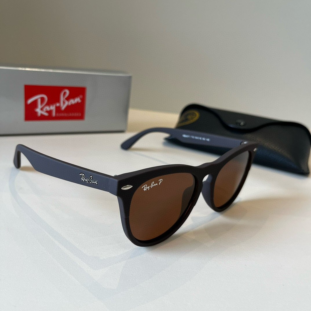 NO:355948,RB4471 RayBan is one of the symbols of the US Air Force. It is highly sought after by major stars and has always led the world trend vane. Its style and endless inspiration have been innovating and never surpassed. This sunglasses not only have high performance and comfort, but also has a high recognition teardrop-like lens that fully demonstrates the tough and handsome, heroic and cool style. High-definition lenses have high impact and wear resistance, making it difficult not to love glasses, sunglasses, glasses19860909RB4471 雷朋(RayBan) 作为美国空军的标志之一,深受各大明星追捧始终引领世界潮流风向标,永不落时的风格、永无止境的灵感,一直在创新,从未被超越. 此款太阳镜不仅具有高性能和舒适度,高辨识度的泪滴状镜片更充分展现硬朗帅气,英姿飒爽的酷感型格.高清晰度镜片具有很高的冲击性和耐磨性,让人很难不爱眼镜墨镜太阳镜,眼镜,glasses