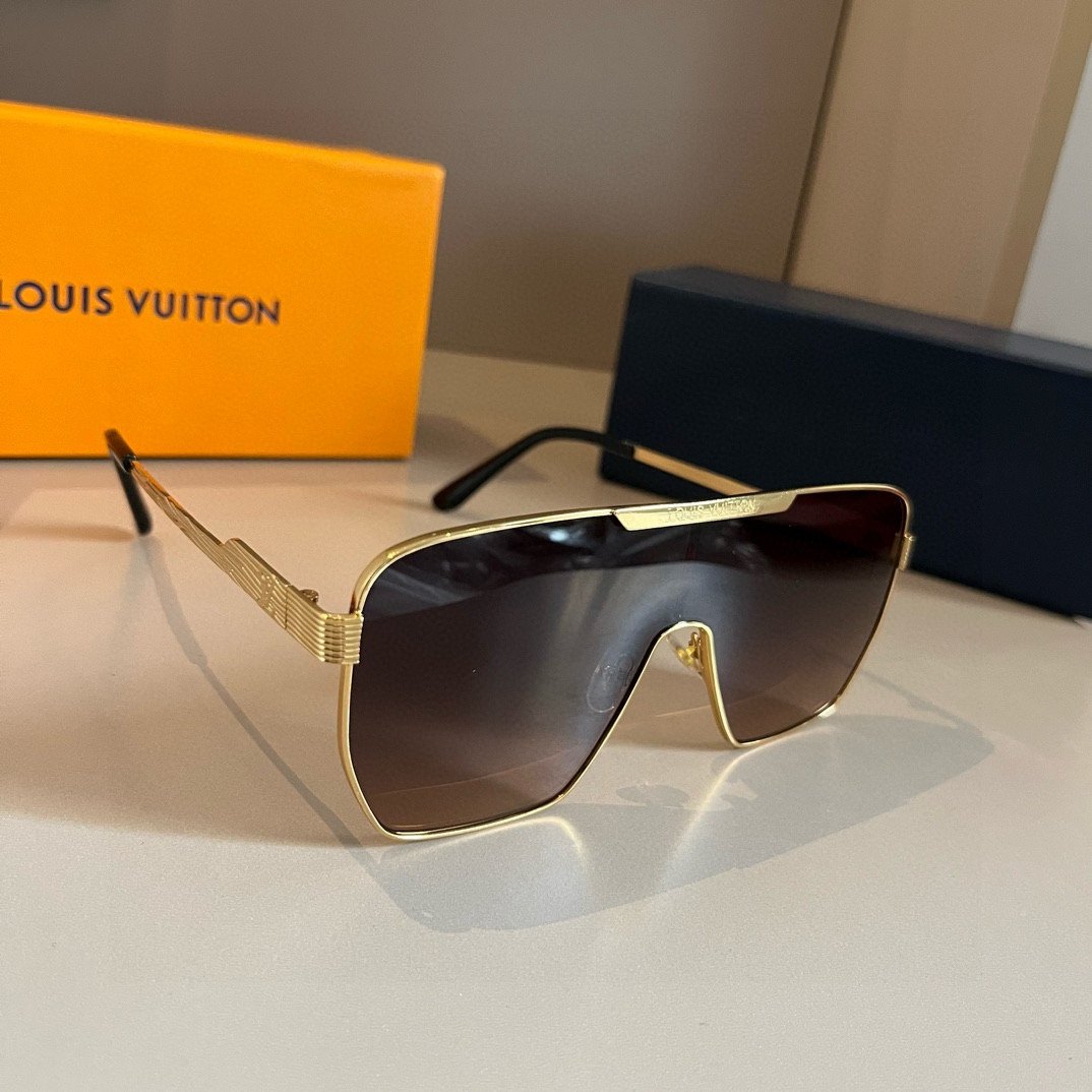 NO:355994,LV sunglasses were questioned and the Lv 