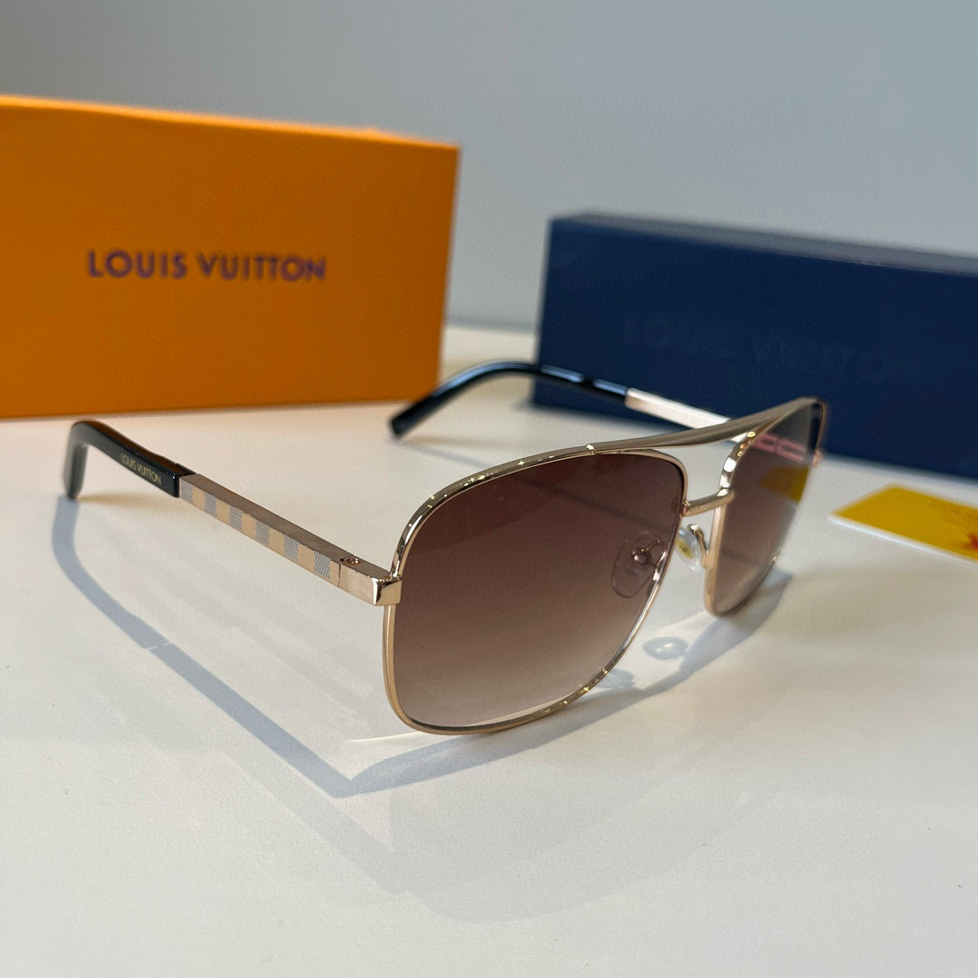 NO:360211,LV Louis Vuitton's new one-piece driving mirror sunglasses must be used for traveling many celebrities. Sunglasses, men and women, sunglasses, flying glasses, sunglasses, sunglasses, glasses, louis vuitton, louis vuitton19860909LV路易威登新款连体驶驾镜墨镜出行必众备多明星同款 太阳镜 男女太士阳镜飞行眼镜墨镜太阳镜,眼镜,louis vuitton,louis vuitton,glasses