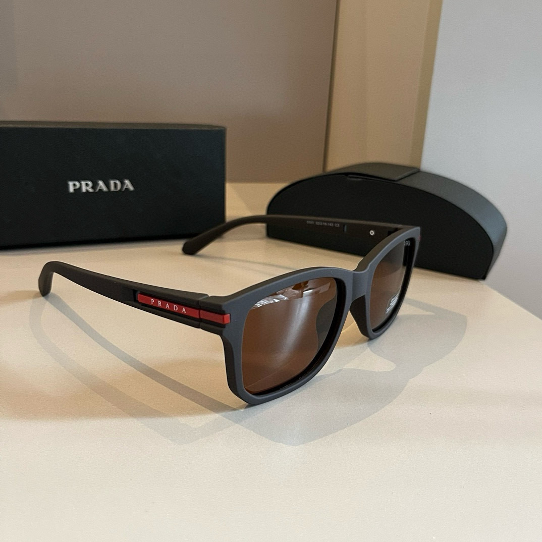 NO:359425,Prada Prada trendy men and women's street style sunglasses, light and non-pressure nose glasses sunglasses, glasses, prada, prada19860909普拉达Prada潮男型女炸街款墨镜,轻盈不压鼻子眼镜墨镜太阳镜,眼镜,prada,prada,glasses