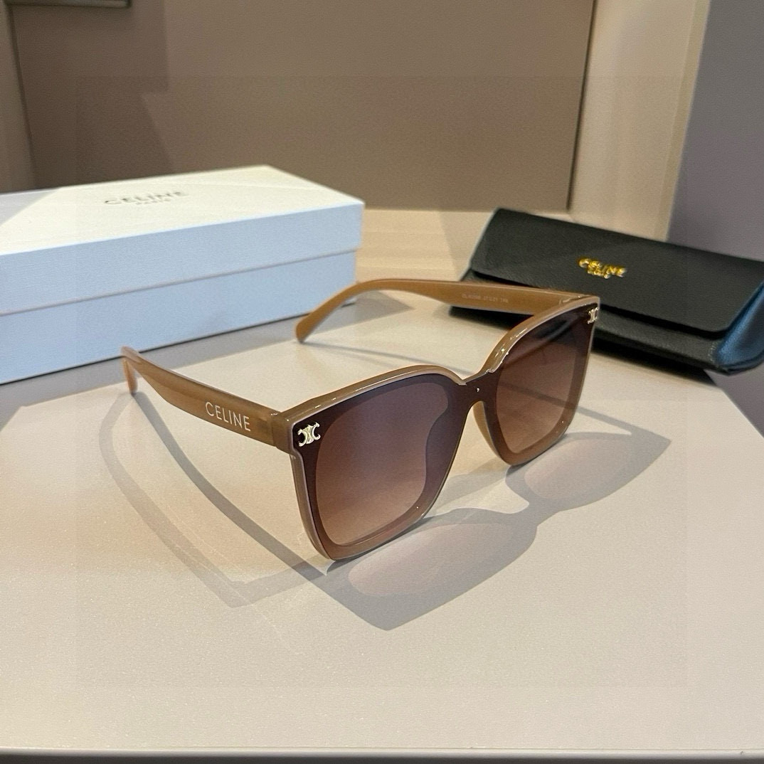 NO:359458,Category Celine's new sunglasses Every summer, sunglasses will become a must-have jewelry. In addition to causing damage to our ultraviolet rays, they play a role in 