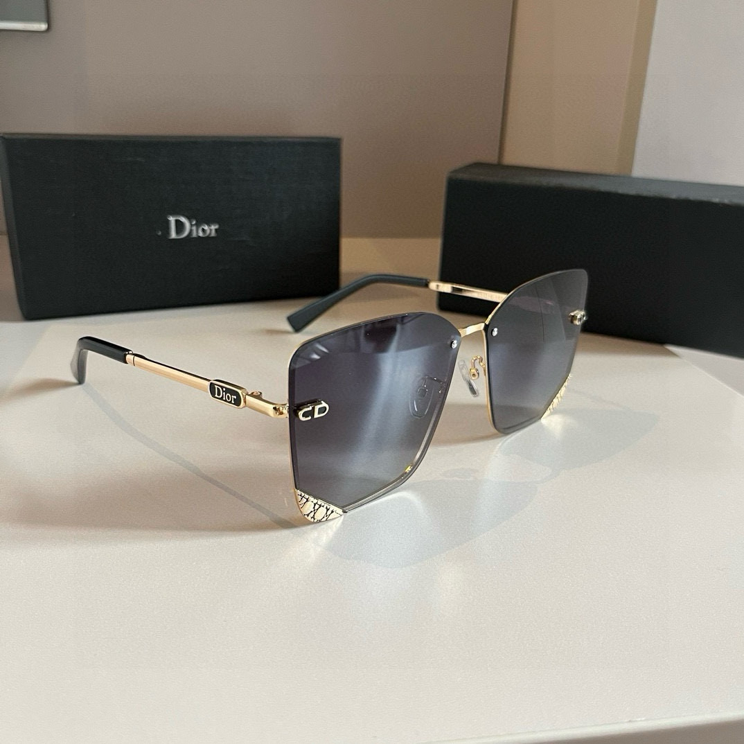 NO:359506,Dior sunglasses, sunglasses that want to be welded to the face. Hard goods are not afraid of being late. After several months, ZP mold is created. Any details are perfectly replicated. Official website has no chromatic aberration contrast glasses sunglasses, glasses, dior, dior19860909Dior迪奥太阳镜、想焊在脸上的墨镜 硬货不怕迟到～历经几个月ZP开模打造 任何细节完美复刻,官网无色差对比眼镜墨镜太阳镜,眼镜,dior,dior,glasses