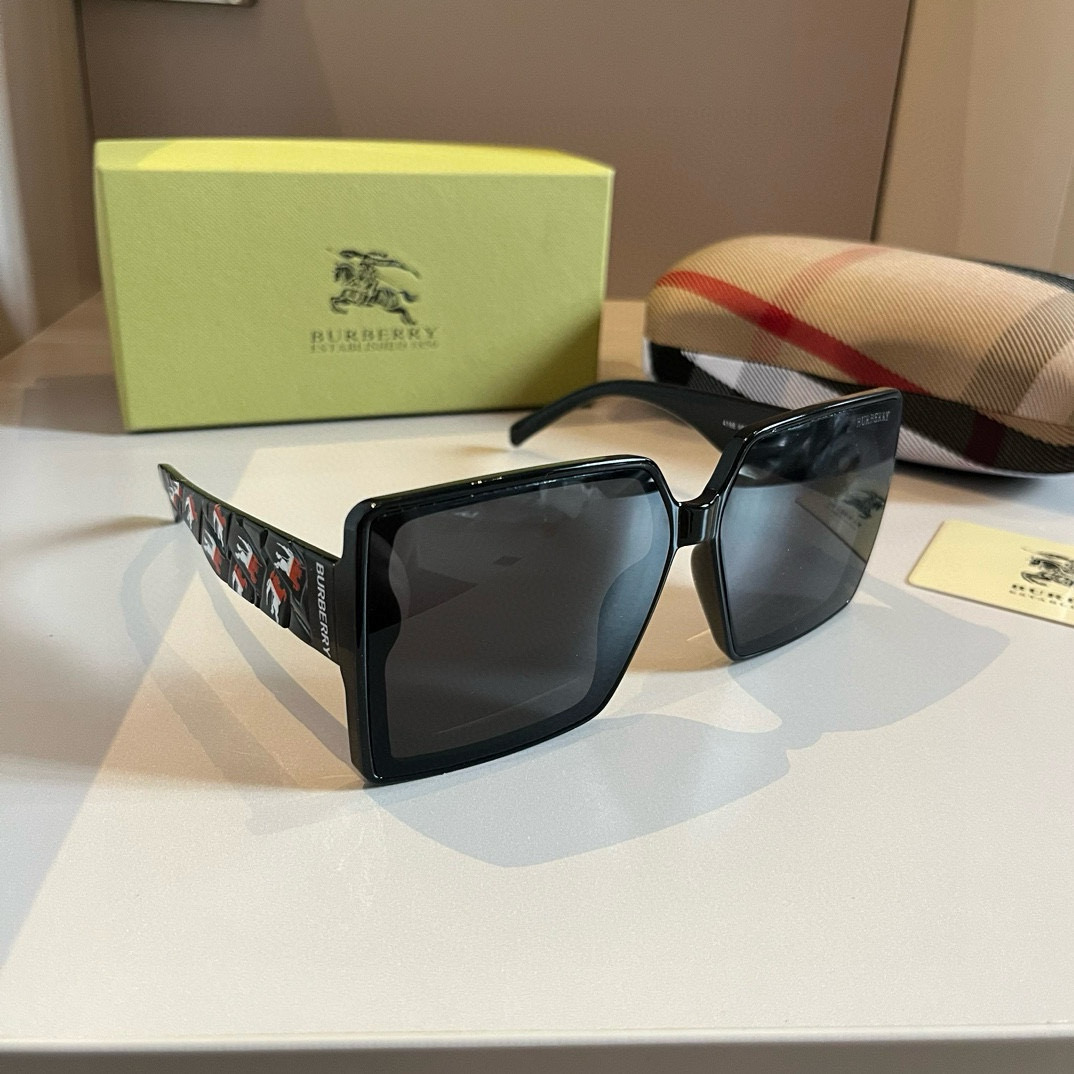 NO:359570,Burberry's new sunglasses must be used for traveling many celebrities. Sunglasses, glasses, sunglasses, sunglasses, glasses, burberry, burberry19860909Burberry巴宝莉新款太阳墨镜出行必众备多明星同款 太阳镜 眼镜墨镜太阳镜,眼镜,burberry,burberry,glasses