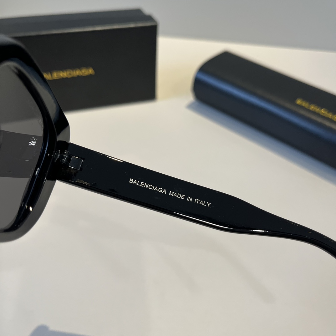 Parisian Glasses: Gender-Neutral, Pure, and Lightweight for Comfort - 图片 9