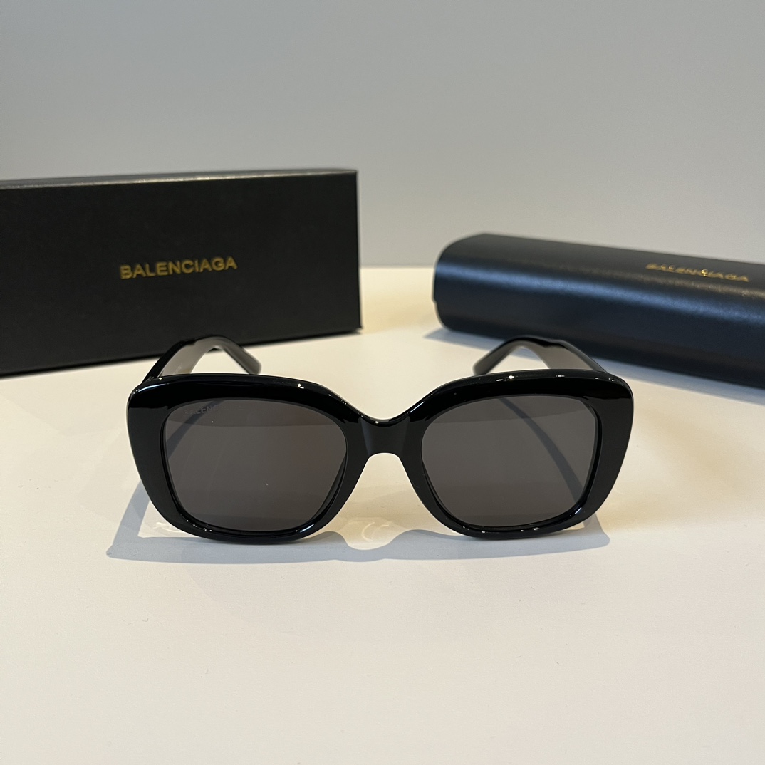 Parisian Glasses: Gender-Neutral, Pure, and Lightweight for Comfort - 图片 2