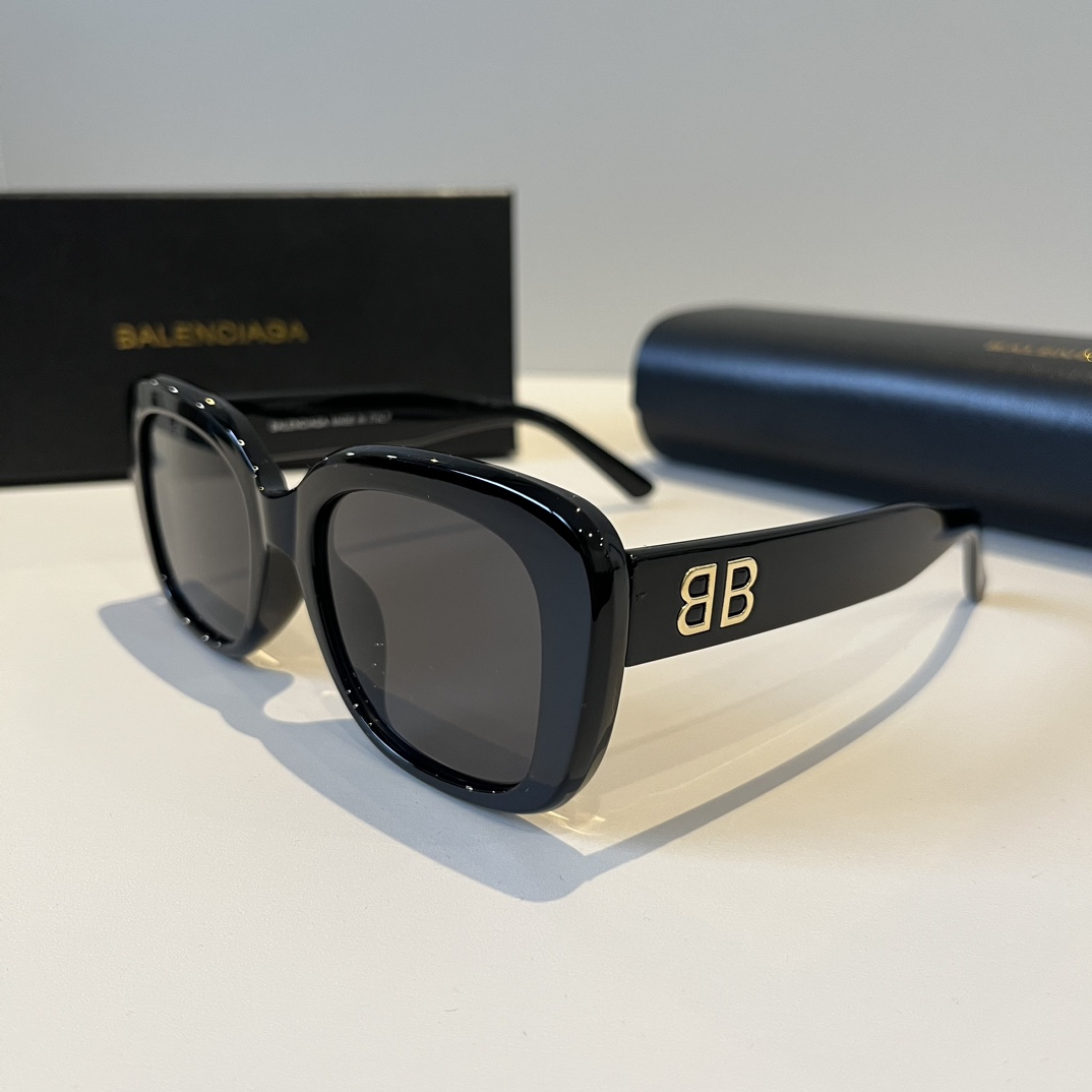 Parisian Glasses: Gender-Neutral, Pure, and Lightweight for Comfort - 图片 3