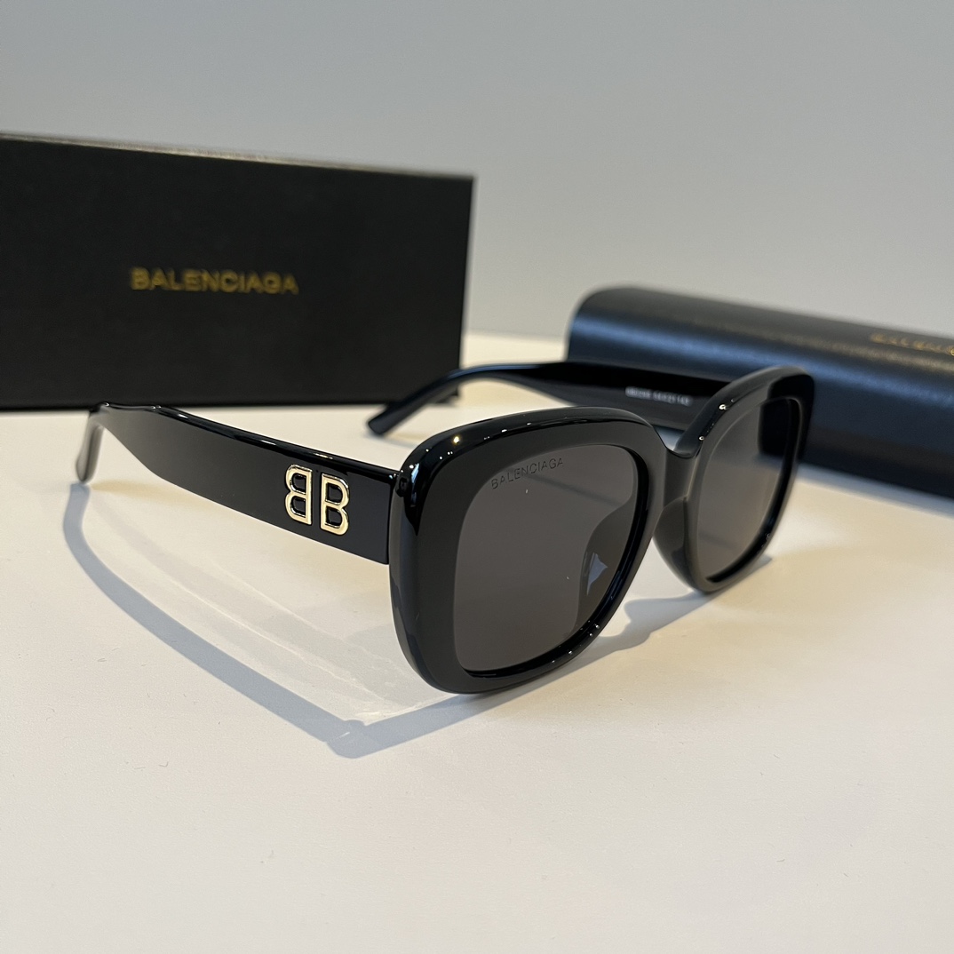 Parisian Glasses: Gender-Neutral, Pure, and Lightweight for Comfort - 图片 1