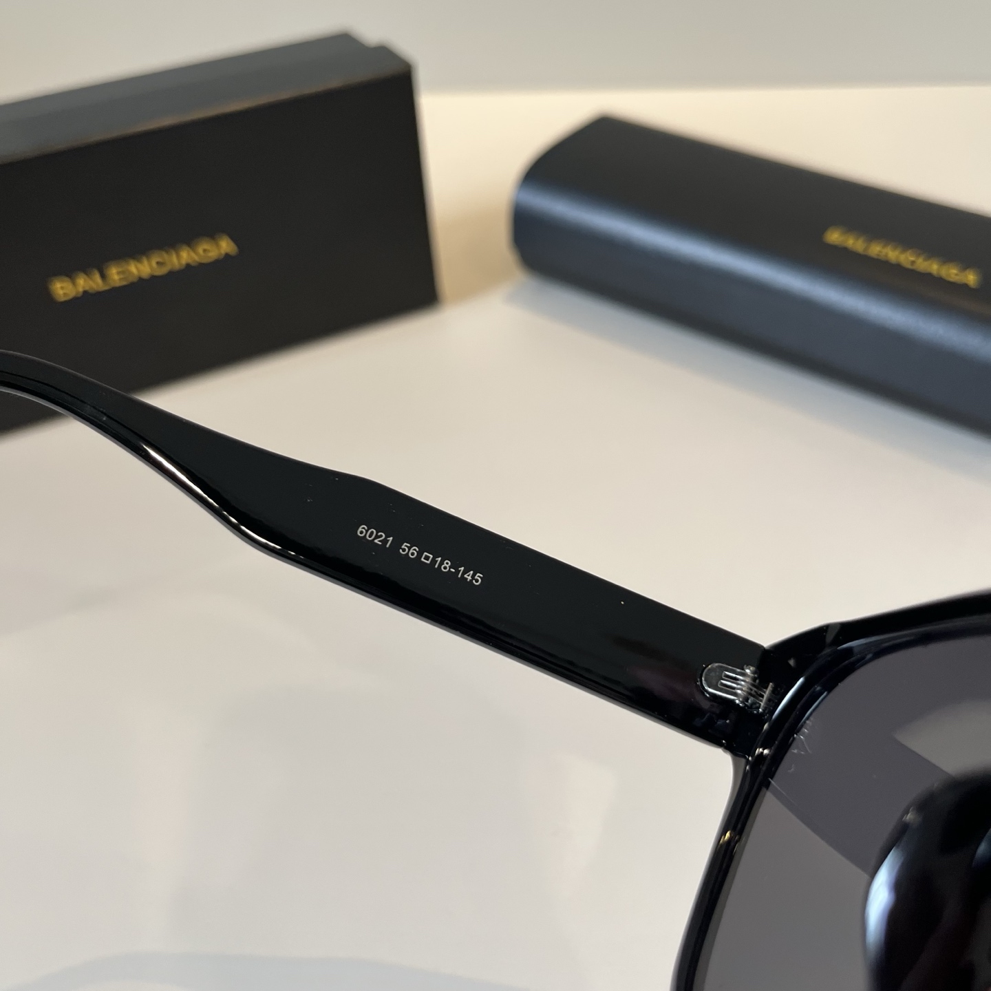 Parisian Gender-Neutral Glasses: Lightweight, Stylish, Comfortable. - 图片 6