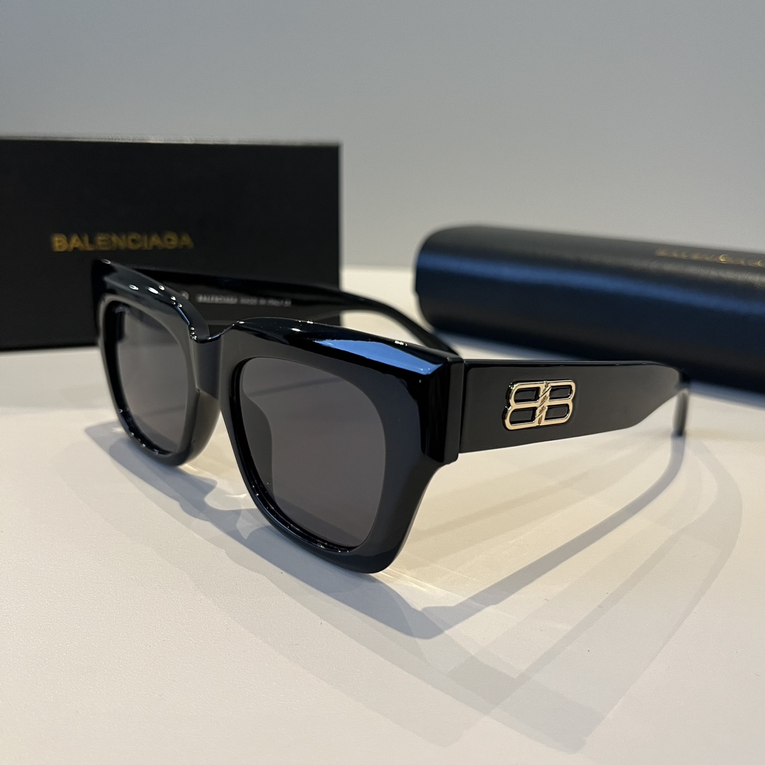 Parisian Gender-Neutral Glasses with Lightweight Frame and Comfortable Fit - 图片 3