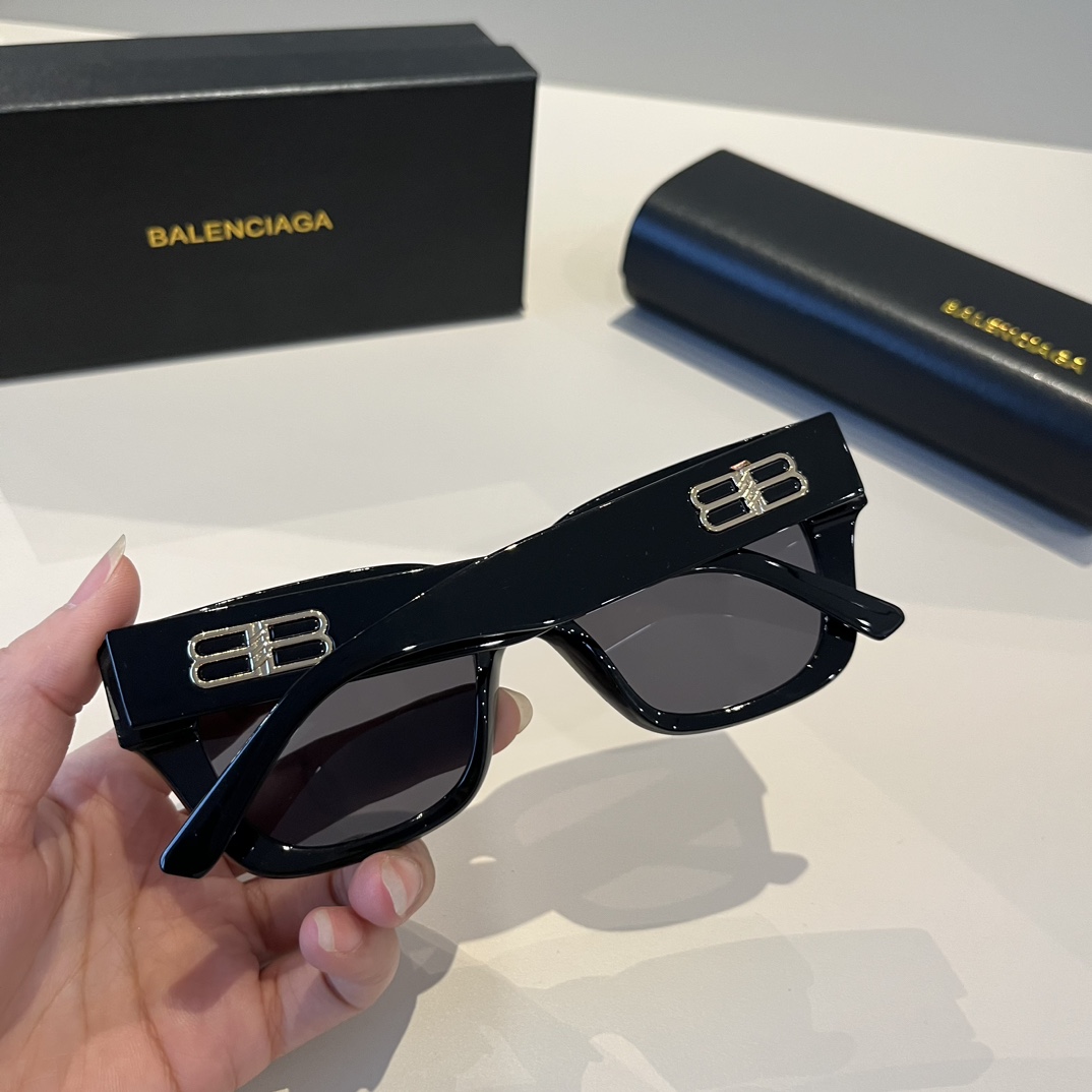 Parisian Gender-Neutral Glasses with Lightweight Frame and Comfortable Fit - 图片 6