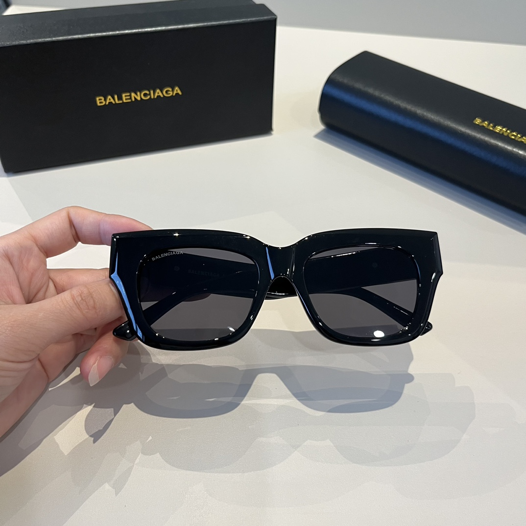 Parisian Gender-Neutral Glasses with Lightweight Frame and Comfortable Fit - 图片 7