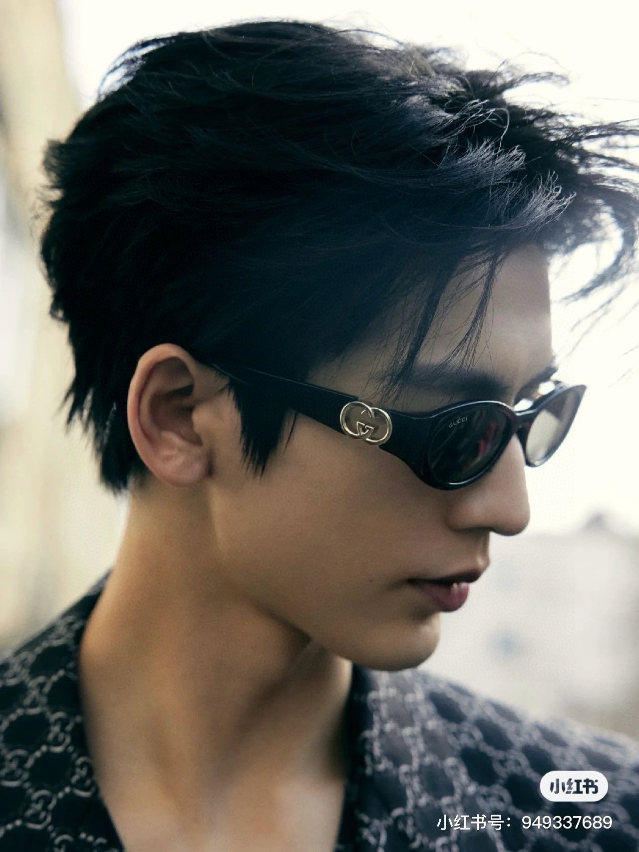 NO:925564,Gucci sunglasses. Summer is here. Sunglasses are a must-have for going out every day. However, girls with small faces always feel that their faces are completely covered when wearing anything else. You can try this one from Gucci. GUCCI GG1662SA. Oblate and narrow frame. Asian version design with raised integrated nose pads. It is not easy to slide down glasses, sunglasses, sunglasses, glasses, gucci19860909Gucci太阳墨镜 夏天来了,太阳镜每日出门必备 但是小脸女生的戴别的总觉得脸都被遮完了 大可试试 Gucci这一款喏 GUCCI GG1662SA 扁圆窄框 亚洲版设计增高一体鼻托 不容易下滑眼镜墨镜太阳镜,眼镜,gucci,glasses