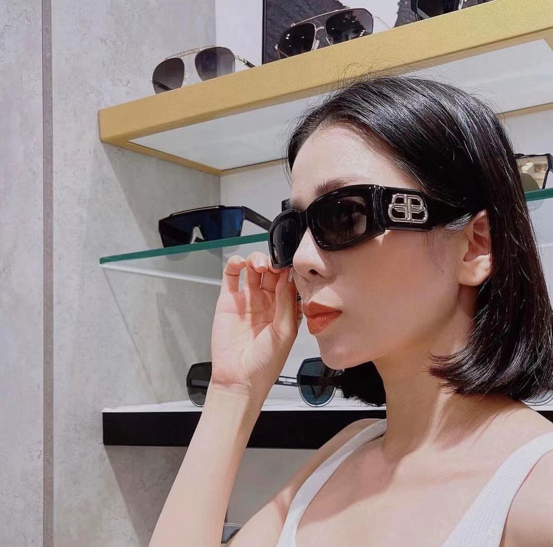 Parisian Glasses: Gender-Neutral, Pure, and Lightweight – A Stylish Choice - 图片 2