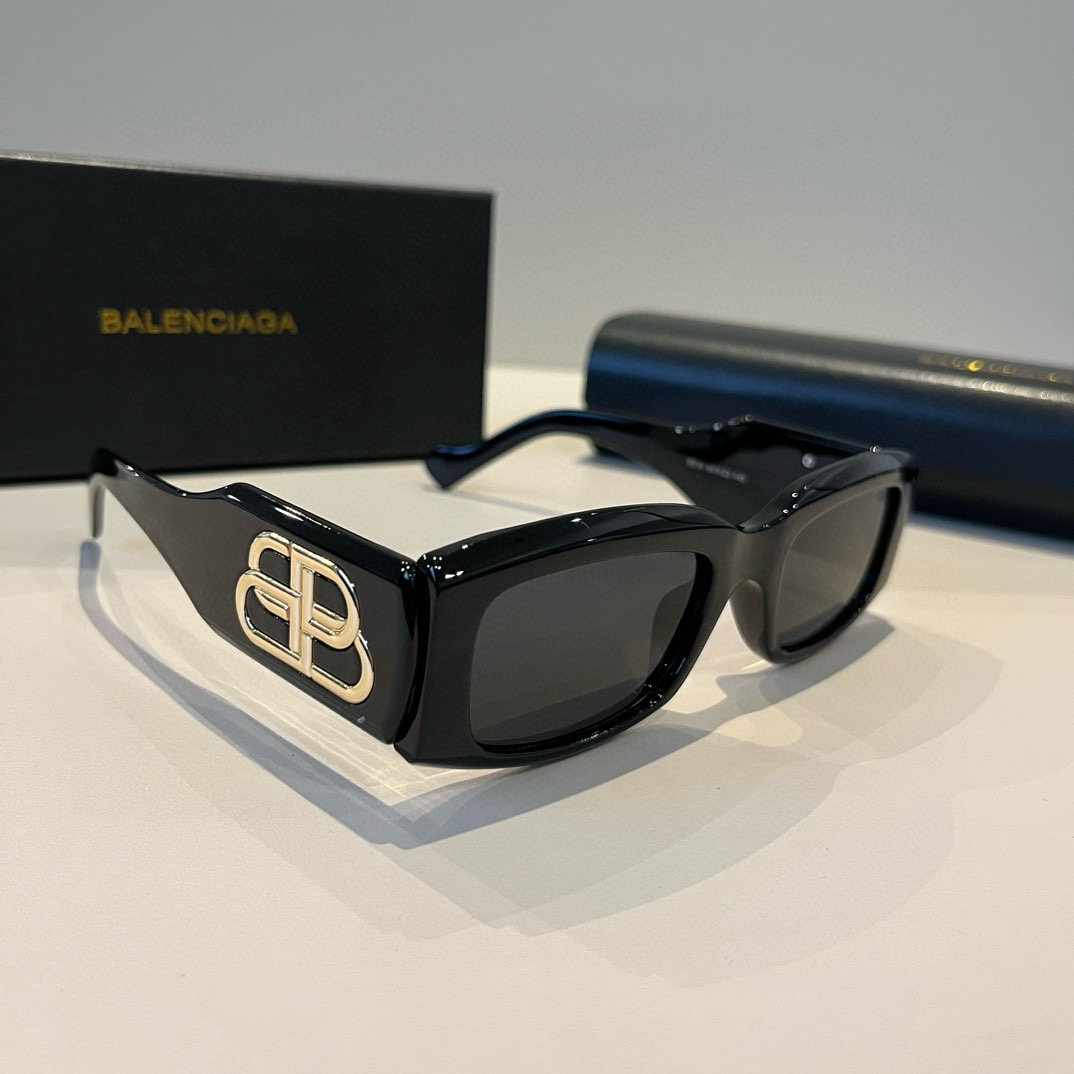Parisian Glasses: Gender-Neutral, Pure, and Lightweight – A Stylish Choice - 图片 3