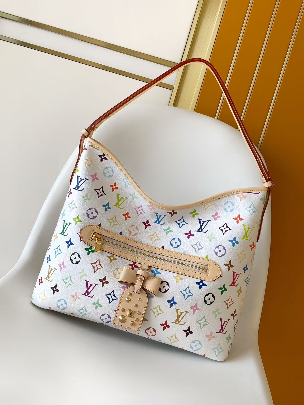 p610PM27582 Nuevo Top Original Single Dynamic 163 L Series $32,890.00 Material Otro Lienzo Monogram> Día W Para conmemo…