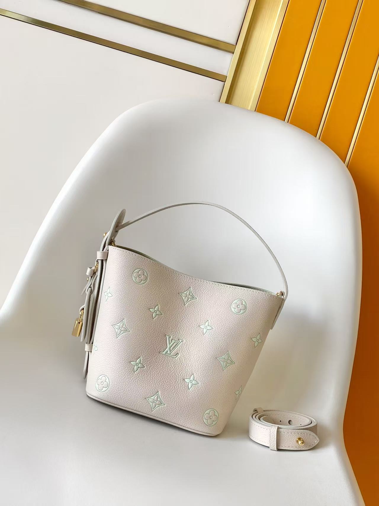 p550PM27570 Verde M28315 Amarillo El bolso All In BB ilumina los ojos con colores elegantes e inyecta fresca vitalidad …