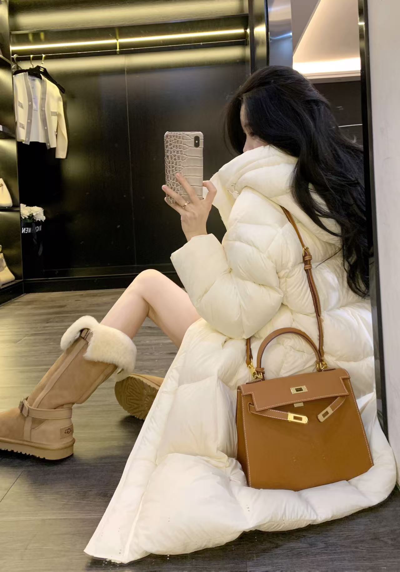 High-End Velvet Female Suit by MM6 Margiela in Various Colors and Sizes - 图片 3