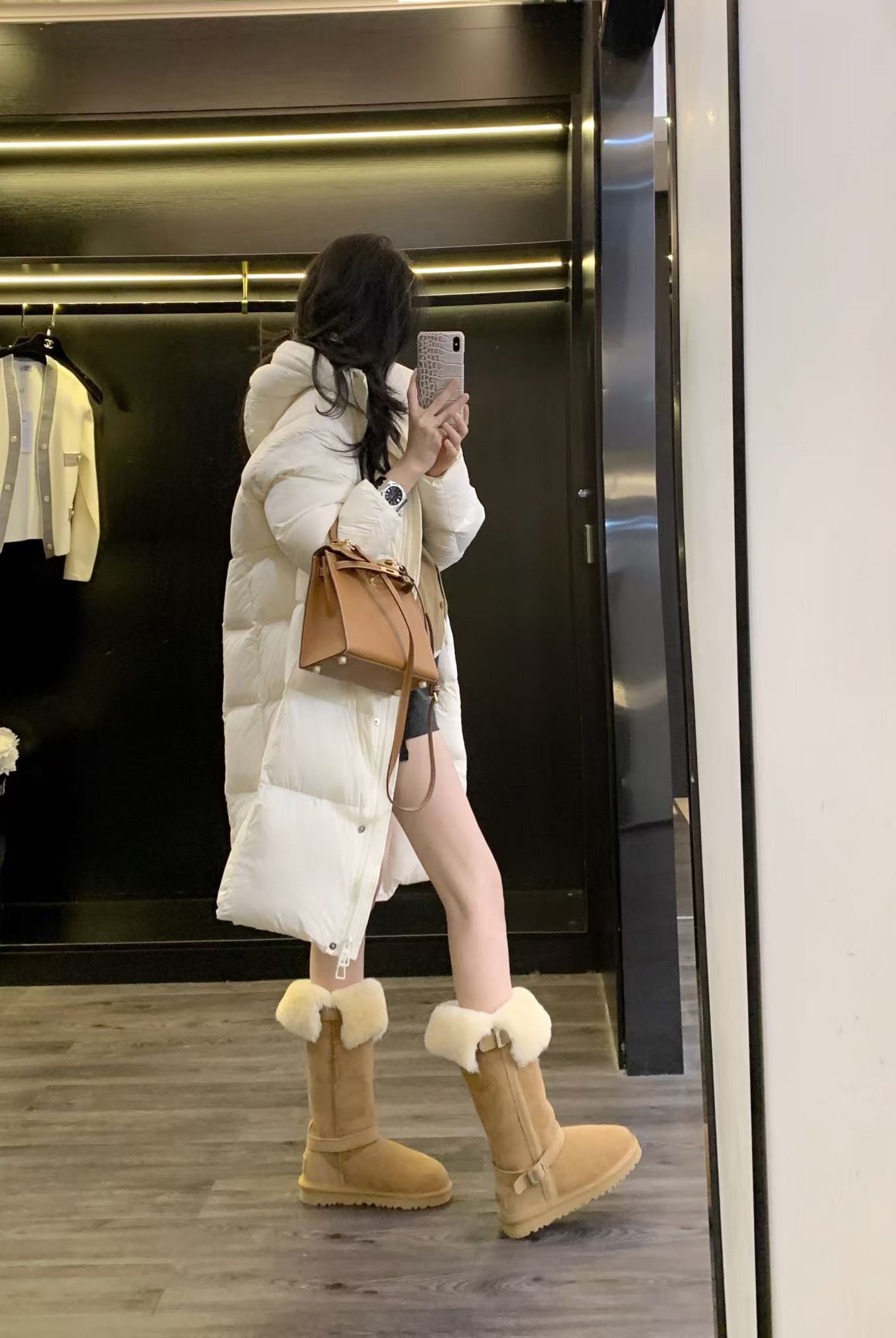 High-End Velvet Female Suit by MM6 Margiela in Various Colors and Sizes - 图片 2