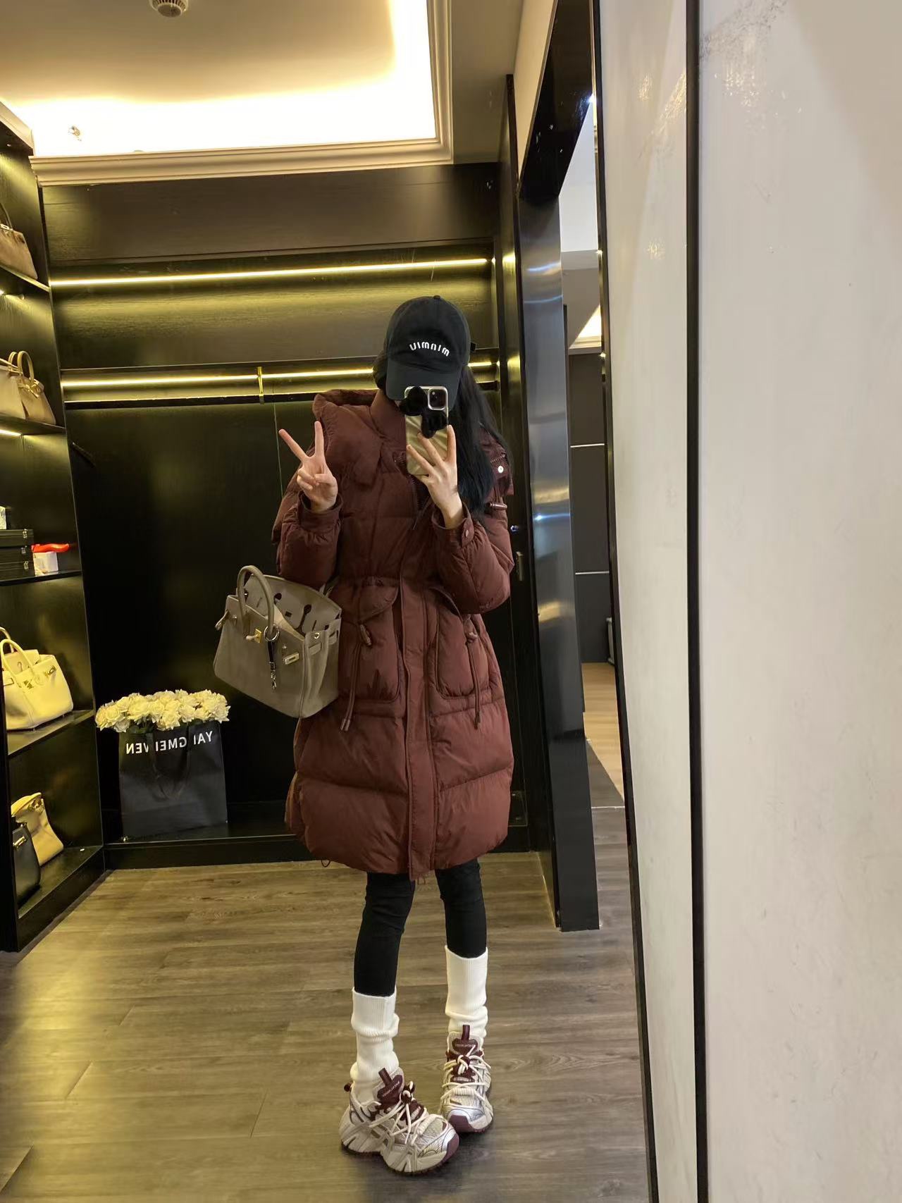 High-End Quality Female Velvet Suit by MM6 with Dustproof Bag – Various Colors and Sizes - 图片 2
