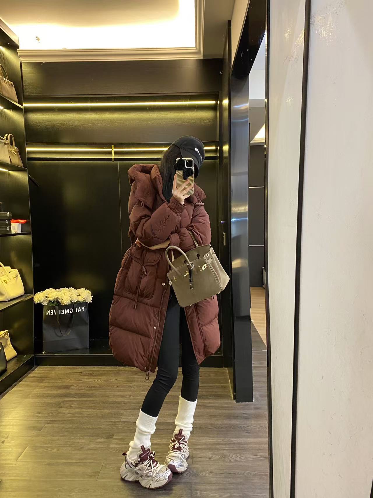 High-End Quality Female Velvet Suit by MM6 with Dustproof Bag – Various Colors and Sizes - 图片 3