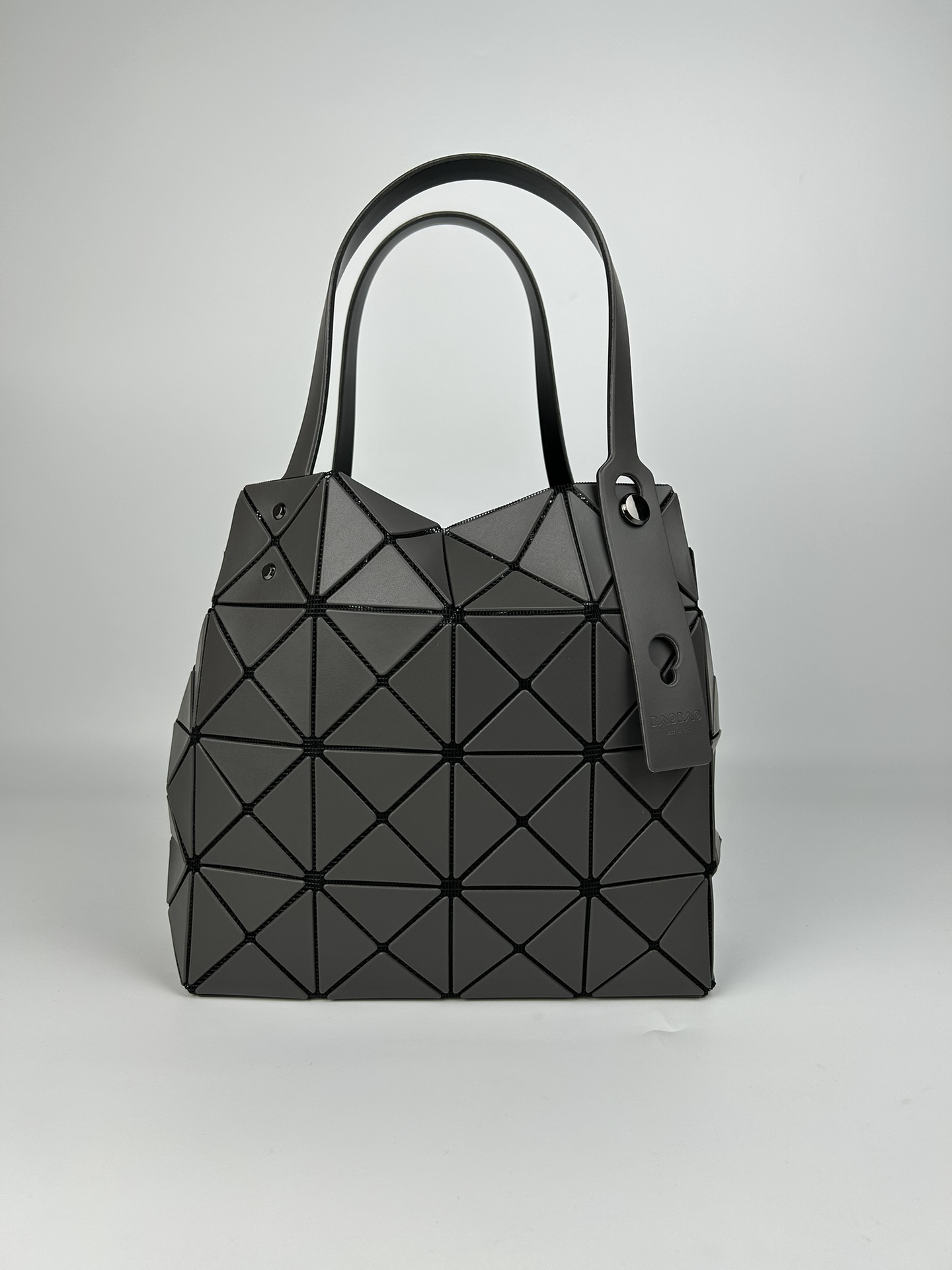 Issey Miyake ～全新的三宅一生 CARAT系列