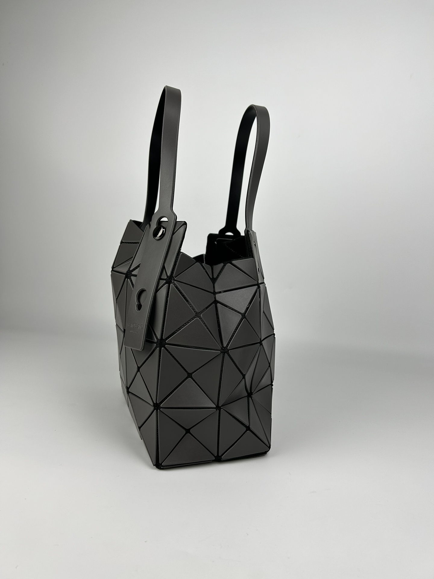 Issey Miyake ～全新的三宅一生 CARAT系列