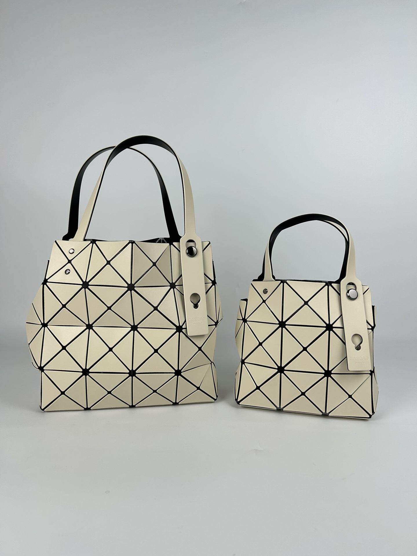 Issey Miyake ～全新的三宅一生 CARAT系列