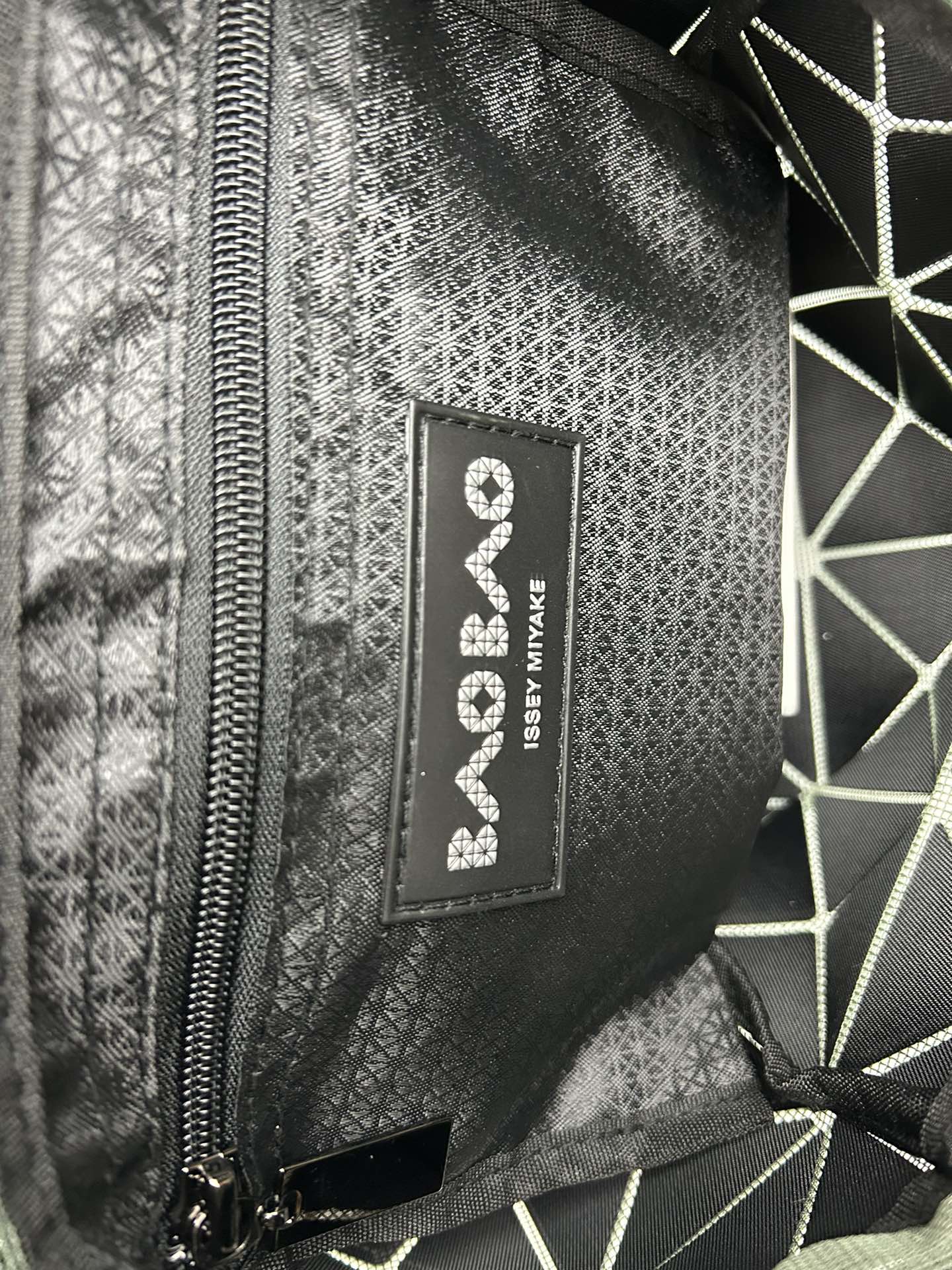 Issey Miyake ～全新的三宅一生 CARAT系列