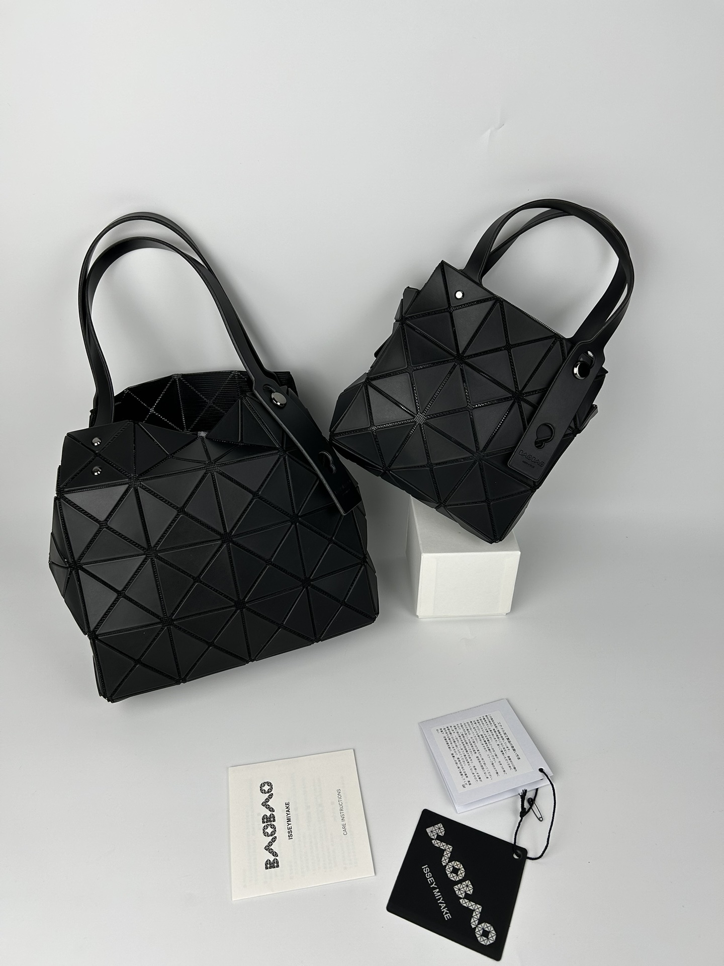 Issey Miyake ～全新的三宅一生 CARAT系列