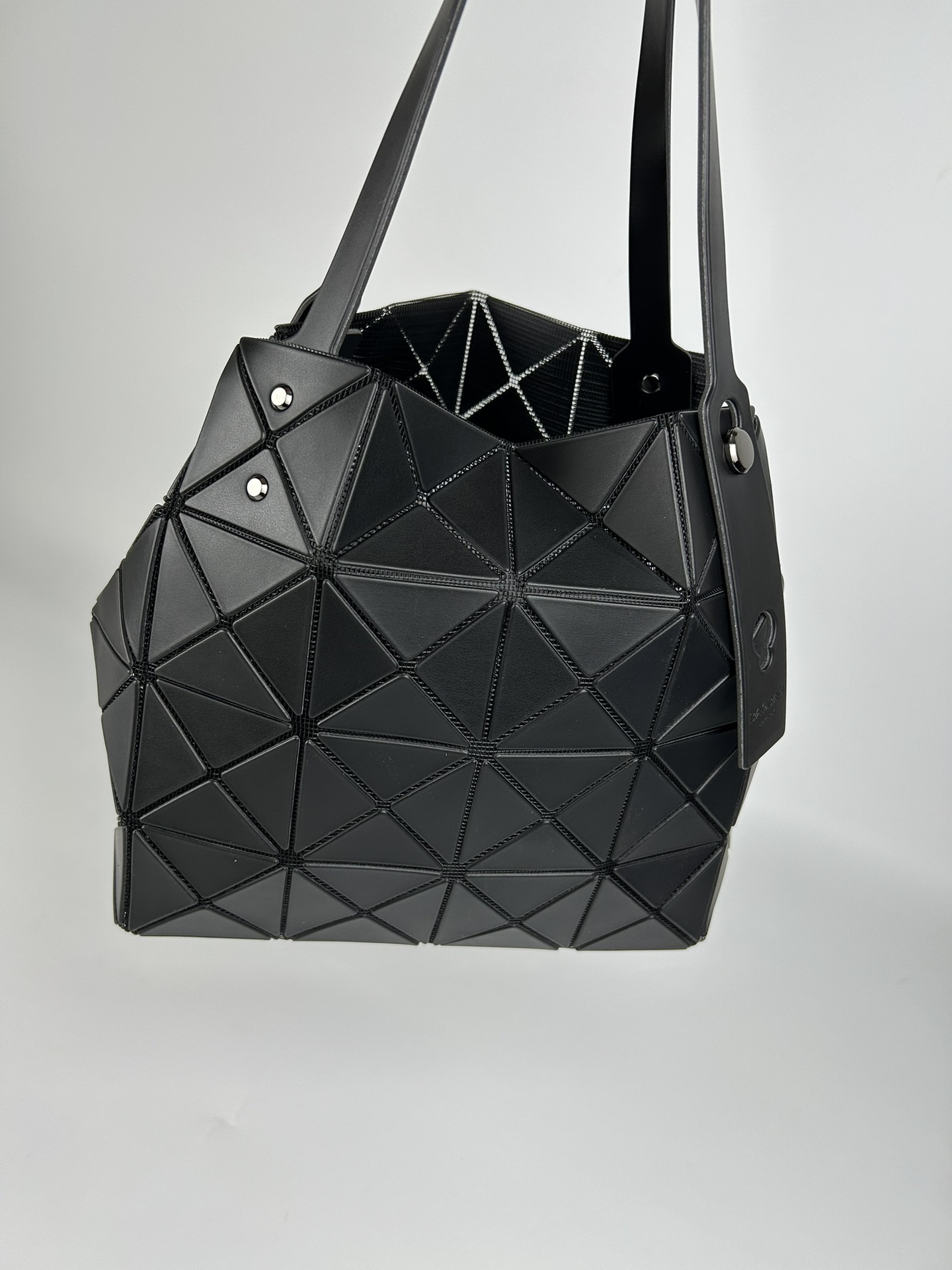Issey Miyake ～全新的三宅一生 CARAT系列
