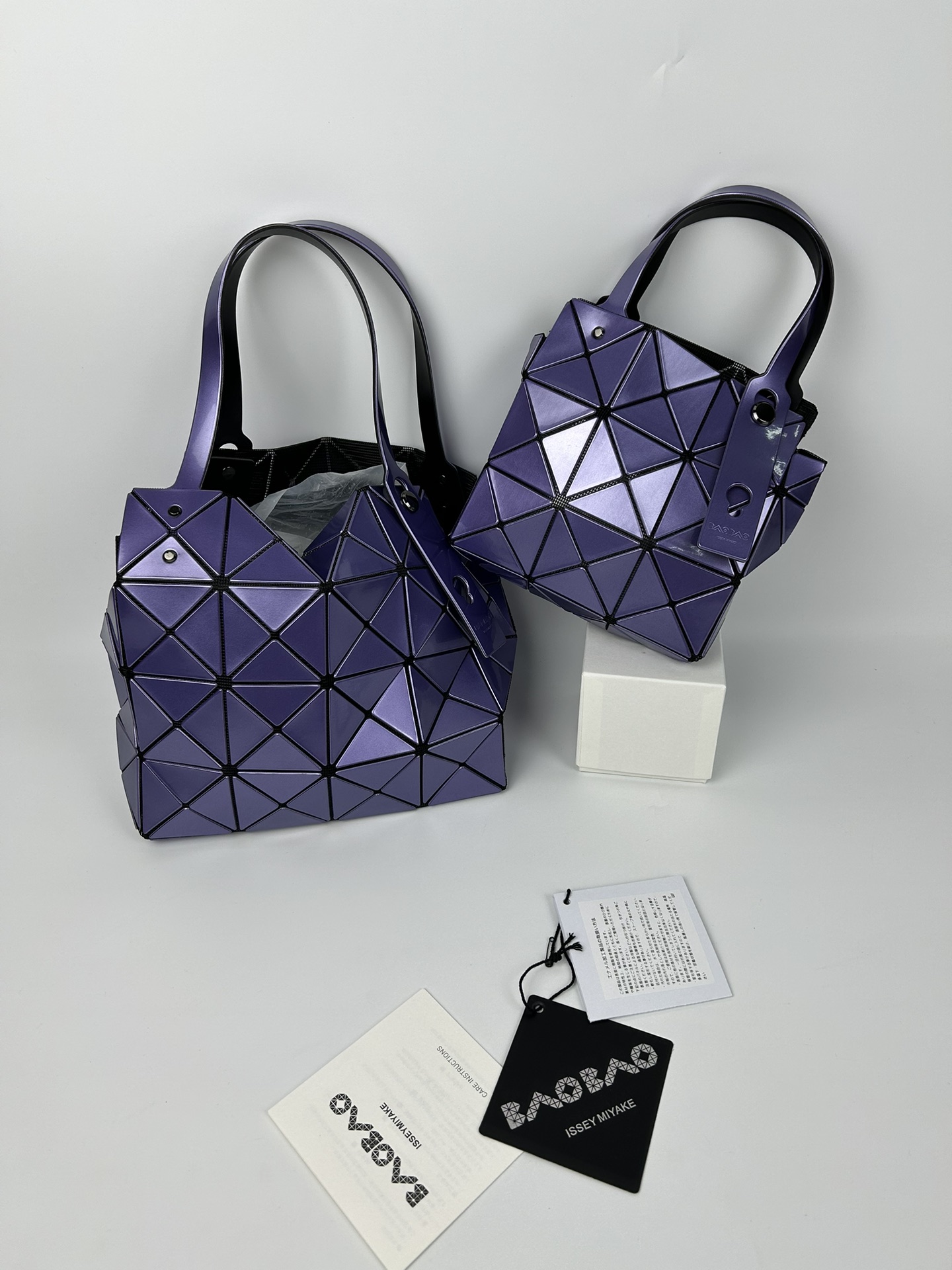 Issey Miyake 全新的三宅一生 CARAT系列