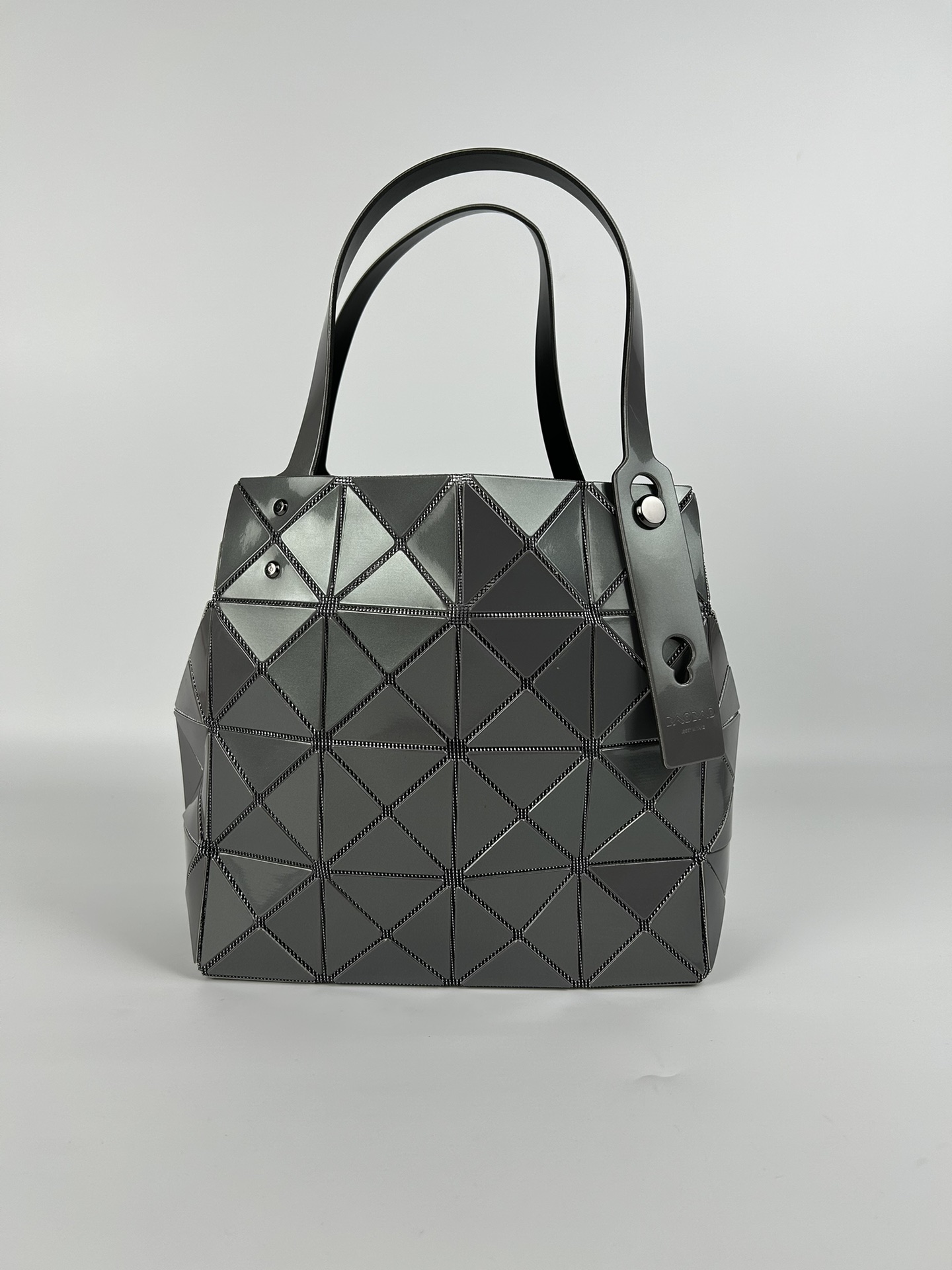 Issey Miyake ～全新的三宅一生 CARAT系列